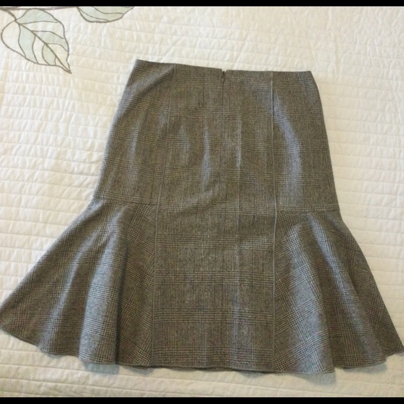Ann Taylor brown tulip skirt size 4 - Picture 2 of 3